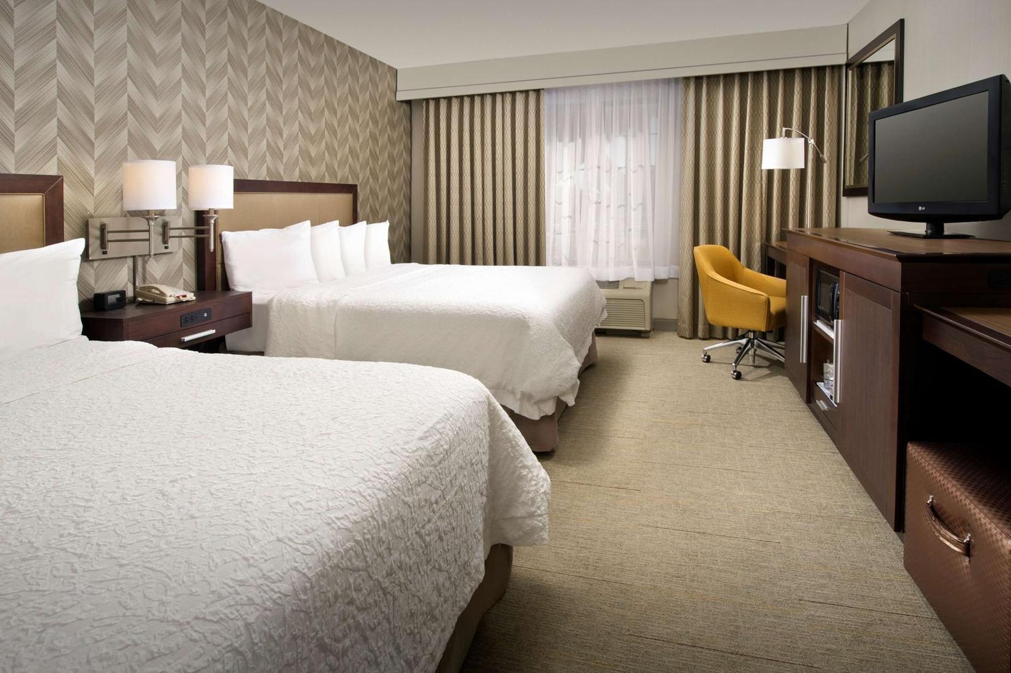 Hotel Hampton Kansas The Legends 3*